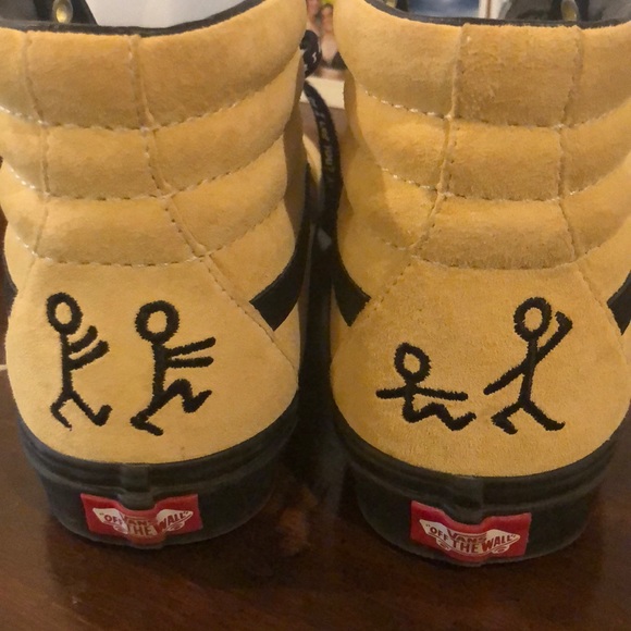 Vans - Picture 2 of 4